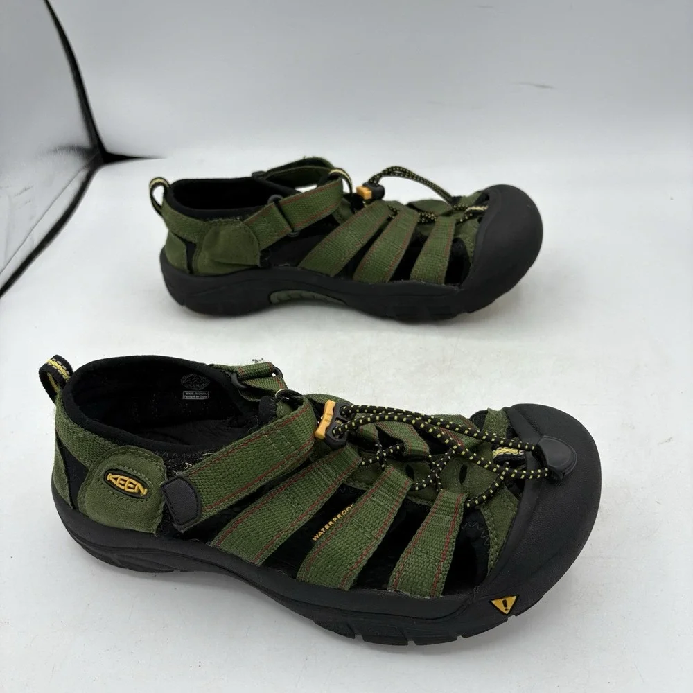 Keen Sandals Boys Mens Size 6 Newport H2 Green Water Hiking